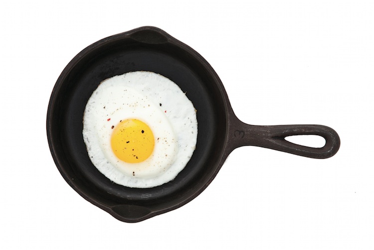 Engineers: Controlling Mix Imaging, sunny side up egg in cast iron pan from above