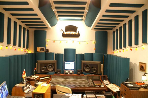 Bruce Swedien's home mixing room with his teal attackwall, quarter rounds and soundplanks