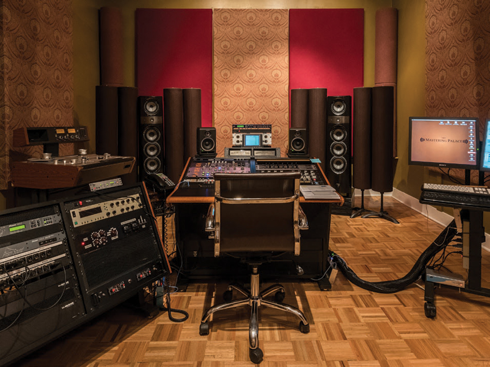 Pro Audio, Dave Kutch's studio with dark studiotraps