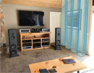 long tubetraps imposed in a home theater in a Living Room without acoustic treatment