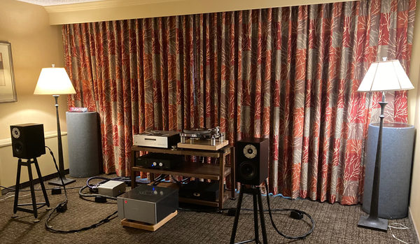 Australian speaker makers Serhan Swift proved that big things can come in small packages with their mu2 MkII louspeaker. TubeTraps in corners.